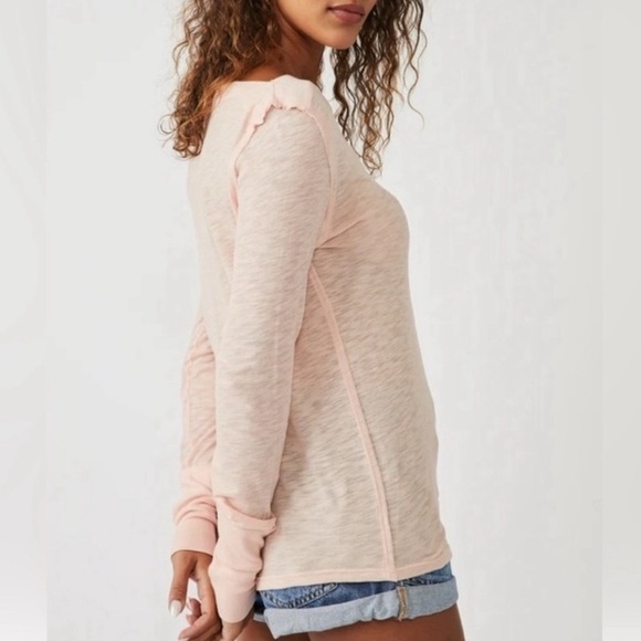 🦋Kimmi Long Sleeve by Free People We the free Peach color SZ XS NWOT - Picture 2 of 6